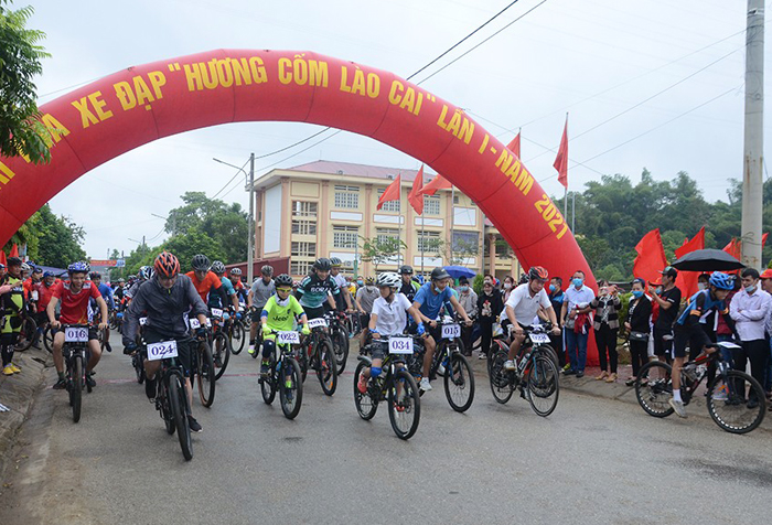 Sôi nổi giải đua xe đạp “Hương cốm Lào Cai” lần thứ Nhất, năm 2021